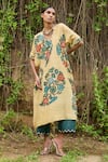 Buy_AAMRA BY LAVANYA_Ivory Linen Silk Hand Painted Paisley Kalamkari Oversize Kurta With Pant _at_Aza_Fashions