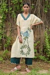 Buy_AAMRA BY LAVANYA_Ivory Linen Silk Hand Painted Parrot V-neck Kalamkari Kurta And Pant Set _at_Aza_Fashions