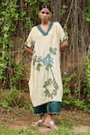 Buy_AAMRA BY LAVANYA_Ivory Linen Silk Hand Painted Parrot V-neck Kalamkari Kurta And Pant Set _Online_at_Aza_Fashions