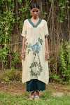 Shop_AAMRA BY LAVANYA_Ivory Linen Silk Hand Painted Parrot V-neck Kalamkari Kurta And Pant Set _Online_at_Aza_Fashions