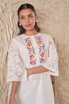 Samatvam by Anjali Bhaskar_Ivory Cotton Poplin Embroidery Floral Round Navya Thread Kurta With Pant _Online_at_Aza_Fashions