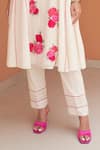 Buy_Samatvam by Anjali Bhaskar_Ivory Embroidery Floral Round Niyati A-line Kurta And Pleated Pant Set 