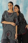 Buy_Twenty Nine_Grey Silk Woven Raidaana Bandhani Boat Neck Kaftan Tunic 