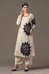 Buy_Two Sisters By Gyans_White Kurta And Pant Silk Embroidery Sequin Round Starburst Set _Online_at_Aza_Fashions