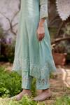 Buy_NAAZ BY NOOR_Green Kurta Chanderi Tissue Embroidery Lace Thread V Neck Rosa Work Set 