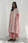 Buy_Payal Pratap_Pink Handloom Cotton Plain Celine Pant _at_Aza_Fashions