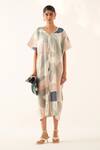 Buy_OFRIDA_Multi Color Mercerized Lyocell Printed Abstract Wave V-neck Kaftan _at_Aza_Fashions