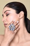 Buy_Samyukta Singhania_Blue American Diamond Embellished Rose Cut Work Ring 