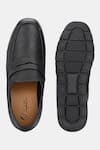 Buy_Lafattio_Black Pashmina Leather Textured Loafers 