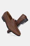 Buy_Lafattio_Brown Pashmina Leather Grainy Textured Loafers _Online