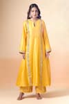 Buy_Kalakaari By Sagarika_Yellow Chanderi Silk Hand Embroidery Floral Kurta Pant Set For Kids