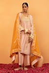 Buy_SWATI WADHWANI COUTURE_Peach Chanderi Embellished Gota Blunt V Sitaara Kurta Set _at_Aza_Fashions