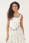 Buy_Indigo Dreams_Ivory 100% Cotton Handwoven Jamdani Deep Square Ivanna Corset _at_Aza_Fashions