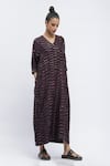 Shop_Abraham & Thakore_Purple Crepe Printed Geometric V Neck Embroidered Kaftan _Online_at_Aza_Fashions