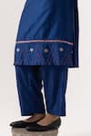 Naina Jain_Blue Silk Embroidered Gota Jaal Notched Hand Cut Work Kurta Pant Set _at_Aza_Fashions