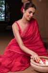 Ayaka_Red Viscose Tabby Embroidery Bandhani Floral Saree _Online