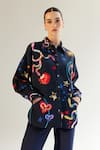 Buy_NOIB_Blue Cotton Twill Printed Garden Of Eden Collar Xena Shirt _at_Aza_Fashions