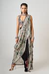 Buy_Nupur Kanoi_Off White Crepe Print Abstract Plunging Pre-draped Bengali Saree With Blouse _at_Aza_Fashions