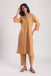 Buy_Avaha_Yellow Cotton Print Floral V Neck Vayuna Kurta With Pant _at_Aza_Fashions