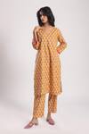 Avaha_Yellow Cotton Print Floral V Neck Vayuna Kurta With Pant _Online_at_Aza_Fashions