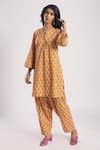 Avaha_Yellow Cotton Print Floral Round Neck Vama Kurta With Salwar _Online_at_Aza_Fashions