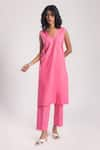 Avaha_Pink Cambric Poplin Plain V Neck Kuvira Kurta With Pant _Online_at_Aza_Fashions