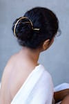 Shop_De'anma_Gold Qinisa Criss Cross Shaped Full Hair Bun 