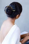 Buy_De'anma_Gold Qinisa Criss Cross Shaped Hair Bun _at_Aza_Fashions