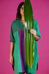 Buy_MANTRA_Green Handloom Cotton Mangalgiri Woven Motif V Colorblocked Symphony Kurta _Online_at_Aza_Fashions