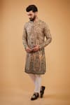 Buy_Kasbah_Beige Georgette Embroidered Thread Traditional Chikankari Kurta _at_Aza_Fashions