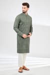 Buy_Kasbah_Green Silk Embroidered Thread Chikankari Kurta _at_Aza_Fashions