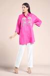 Buy_NAMRATA JOSHIPURA_Fuchsia Shimmer Satin Embroidered Pearl Stone Collar Hibiscus Flower Shirt _at_Aza_Fashions