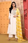 Buy_Abbaran_Ivory Kurta And Palazzo Chanderi Embroidered Ari Notched Set _at_Aza_Fashions