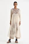 Buy_Payal Pratap_Off White Chanderi Embroidery Folklore Bloom Split V Dikella Kedia Work Kurta _at_Aza_Fashions