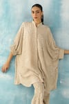 Buy_Twenty Nine_Grey Silk Woven Bandhani Mandarin Collar Kaftan Tunic _at_Aza_Fashions