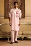 Buy_DiyaRajvvir_Pink Cotton Silk Embroidered Thread Cosmic Floral Kurta And Pant Set _at_Aza_Fashions