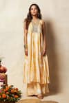 Buy_Vedika M_Yellow Silk Printed Bandhani V Neck Abstract Kurta And Flared Pant Set _at_Aza_Fashions