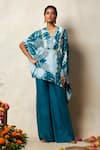 Buy_Vedika M_Green Silk Printed Abstract Bandhani V Neck Asymmetric Kaftan Top And Pant Set _at_Aza_Fashions