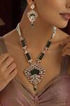 Buy_SWABHIMANN_Green Polki Studded Pendant Necklace Set _Online_at_Aza_Fashions