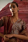 BANANA labs_Maroon Cotton Handblock Printed Wavy V-neck Saree With Blouse _Online_at_Aza_Fashions