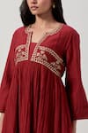 Priya Chaudhary_Red Soft Chanderi Embroidered Thread Notched Round Yoke Kurta With Pant _Online_at_Aza_Fashions