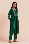 Priya Chaudhary_Green Chanderi Silk Embroidered Floral Key Hole Kurta With Pant _Online_at_Aza_Fashions