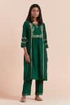 Priya Chaudhary_Green Chanderi Silk Embroidered Floral Key Hole Kurta Pant Set _Online_at_Aza_Fashions