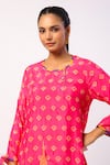 Buy_Swati Vijaivargie_Fuchsia Silk Printed Mandala Nalini Asymmetric Kurta With Pant 