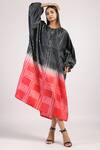 Buy_Swati Vijaivargie_Black Silk Geometric Round Pattern Kaftan _Online_at_Aza_Fashions