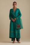 Buy_KORA_Green Kurta And Pant Silk Embroidered Zari Notched Round Sequin Straight Set _at_Aza_Fashions