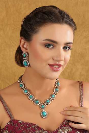 Buy_Auraa Trends_Green Crystals, Stones Floret Carved Necklace Set _at_Aza_Fashions