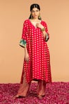 Buy_Vasstram_Magenta Buti Mashru Embroidery Floral V-neck Mubarak Zari Kaftan _at_Aza_Fashions