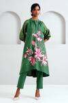 Buy_Madder Much_Green Handloom Cotton Embroidered Floral Band Suvi Kurta With Pant _at_Aza_Fashions