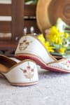 Buy_Amaryllis For Her_White Kashida Gul Embroidered Juttis _Online_at_Aza_Fashions